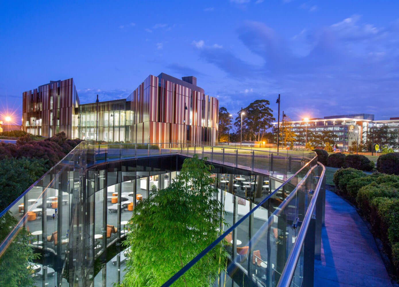 MACQUARIE UNIVERSITY