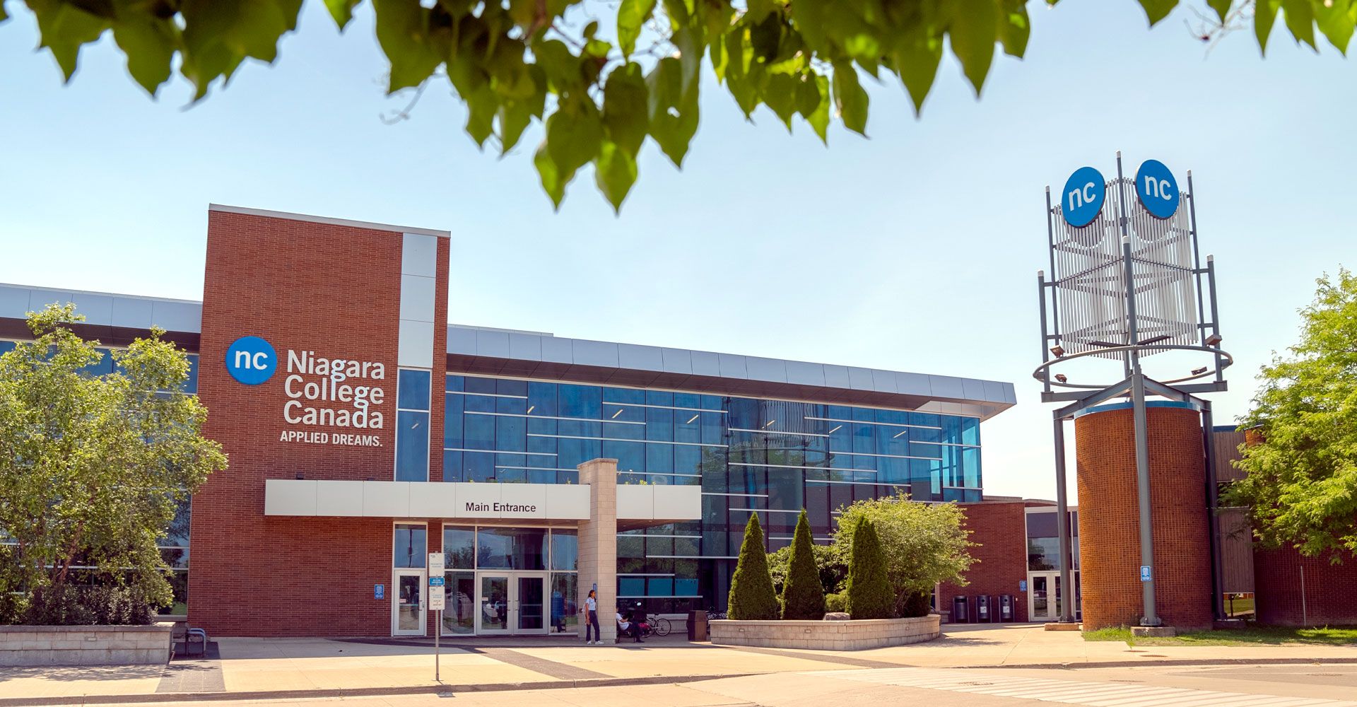 NIAGARA COLLEGE