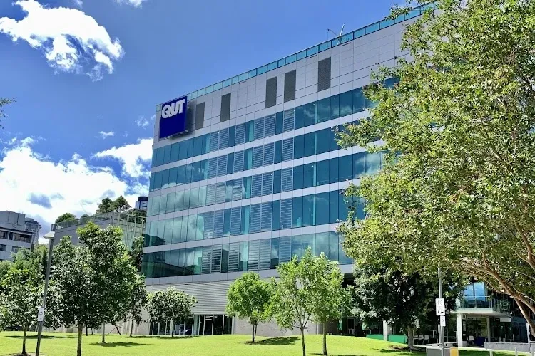 QUEENSLAND UNIVERSITY OF TECHNOLOGY