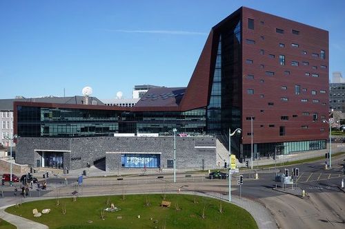 Логотип  University of Plymouth